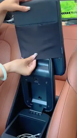 🚗Auto Armrest Box Cover（100% leather）
😍Relieves driving fatigue and improves refinement