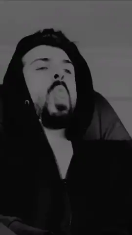 لما بدك تحكي عن الشرف  بعدي عن الناس يلي بتعرف اصلك ok baby 😉🤫