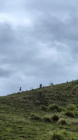 Uphill running in #PanimahawaRidge. 💪🏼 #Bukidnon #Hiking #trailrunning #fyp 