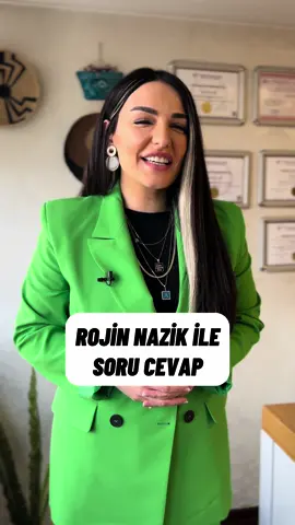 Aynı anda iki farklı kişiye aşık olabilir miyiz? 🤔 #psikologrojinnazik #psikoloji #psikolog #ankarapsikolog #keşfet