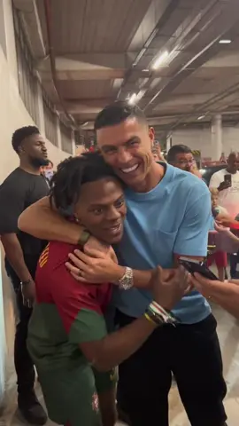 @IShowSpeed finally meets #CristianoRonaldo! ⚽️🎥 #Worldstar #Viral 