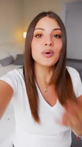 Ogni tanto un complimento me lo faccio anche io: mai più senza #Sunsilk, che con la formula #ActiveFusion mi regala un liscio perfetto 💜 #ad 