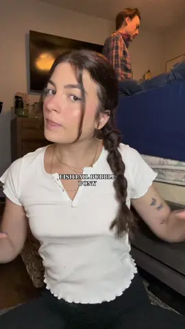 i love the little fishtail braid hack!! #hair #fishtailbraid #hairstyles #easyhairstyles #heatlesshairstyles #summerhairstyles #curlyhairstyles #wavyhairstyles #5minutehairstyle #darkhairstyles #ponytailhairstyle 