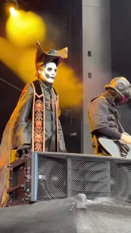 this is very funny🤣 #papaemeritus #bandghost #foryou #fyp 