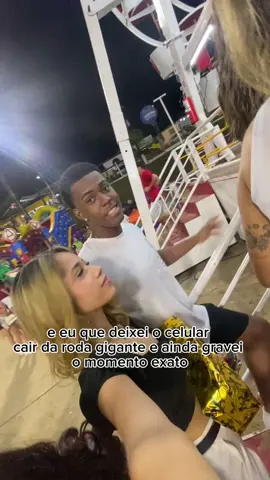 obrigada moço sorridente, obrigada! JHAHHHH E PASMEM: O CELULAR NÃO QUEBROU 😂😂😂😂