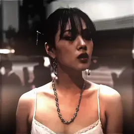 FAKE BLOOD AND WEAPONS!! i wish this would be more smooth with better quality but i had to sr the mv :// idk why i couldnt download it but the websites didnt work #bibi #bibianimalfarm #animalfarm #비비 #가면무도회 #alightmotion #fyp 
