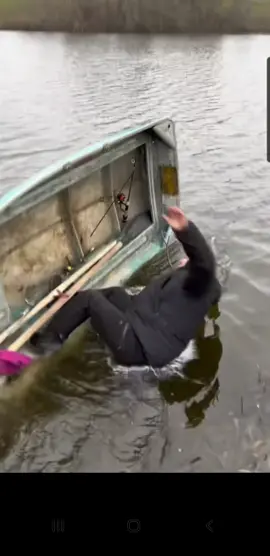 Вжуххх🤣😂 #упалвводу #упал  #упали #упало #наебнулся #наебнулсявставай #приколыдослёз😂😂😂😂😂😂😂😂😂😀 #смехдослёзприкол #смешные  #смешныепадения  #смешныемоменты #смешныемоментыбравлстарс #смешныемоментыаниме #ржака  #угар  #угарно #угараю #угараюнемогу😂  #угарныевидео #рыбалка #лодка #рыбалкаудалась #приключения 