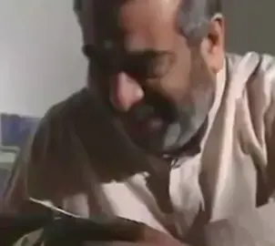 رياكشن فلوس  رياكشن يشم الفلوس ويقول يا زينكم ويا زين ريحتكم وهو صادق يا زين الفلوس #رياكشن #اكسبلور #fyp #viralvideo #اكسبلورexplore #رياكشنات_مطلوبه #رياكشنات #رياكشن_فلوس#رياكشنز #عيديات #رياكشن_العيد #فلوس #رياكشنز 