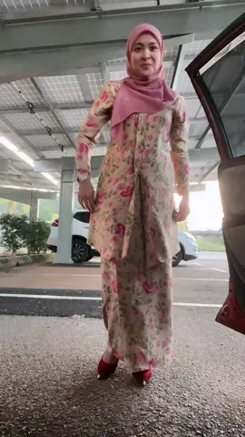 Kebaya ok tak😜😘 #trend #fyp #hindidance #hindilover #lyalover #kebaya #belanja 