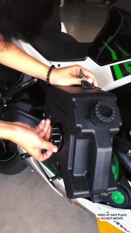 Portable fuel gallon box is now available, pang malayuang ride pang endurance oh eto na ang sagot para di bitin sa byahe. #fyp #foryoupage #speedmoto #endurance #longride 