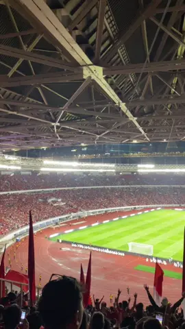 First time nonton bola di GBK dan dibikin amaze oleh vibesnya! Merinding banget sih pas nyanyi Indonesia raya di GBK❤️ #indonesia #bola #GBK #fyp #fypシ #CapCut #argentina 