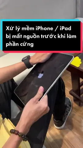 Cách xử lý iPad iPhone mất nguồn ở nhà , xài tự nhiên mất nguồn , sạc không lên , đè nút nguồn hoài không lên , trước khi đem ra tiệm nha quý dị #ipadpro #trick #trickiphone #LearnOnTikTok #congnghe40s 