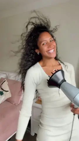 Obsessing over these diffuser curls by @megonchristian 🤯🔥💘 Hair styled by our Hydro Smooth dryer for a dreamy, bouncy finish 👏 PLUS: hair is left hydrated & replenished for healthier-looking strands as you style 💁‍♀️Check out Megon's hair diary!