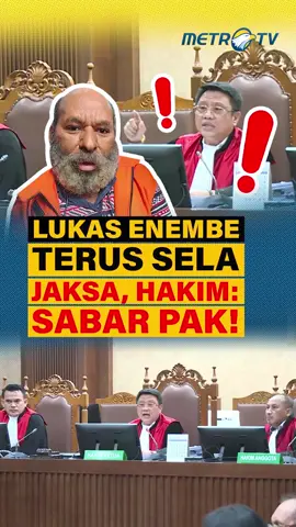 Hobi sela Jaksa KPK, Lukas Enembe ditegur hakim. #lukasenembe  #tiktokmetrotv