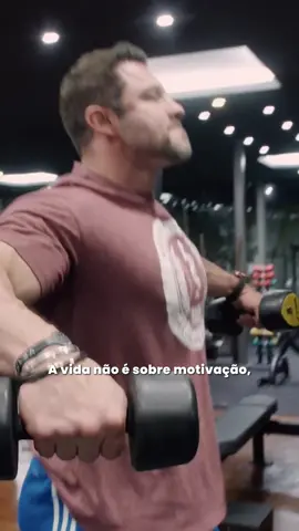 A VIDA É SOBRE DISCIPLINA! Mude seus hábitos e a sua vida através da disciplina. Construa sua vida com base no seu comprometimento com você. Faça um vídeo como esse e me marque usando este áudio! #paulomuzy #academia #disciplina #foco #treino #gym #fitness #bodybuilding #bntc