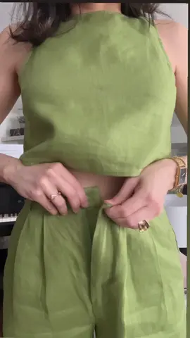 Linen set 💚@reformation #stylingideas #linenpants #reformation #linentrousers #linenset #fashioninspo #grwm #OOTD #sezane #summeroutfit 