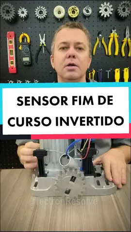 Motor não desliga no sensor fim de curso .Portão não fecha , abre no automático ao invés de fechar . Então provavelmente o sensor fim de curso está invertido . #portaoautomatico 