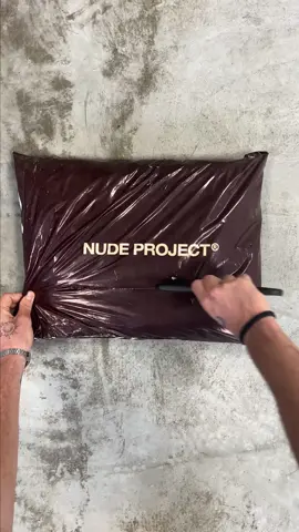 [Sonido relajante] […]🤫 #clothingbrand #nudeproject #Lifestyle 