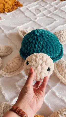 Let’s crochet a turtle! 🐢😉 Free pattern + video tutorial on my blog 🙌🏼 #crochettutorial #crochet #crochetpattern #crochetersoftiktok #crochetaddiction 