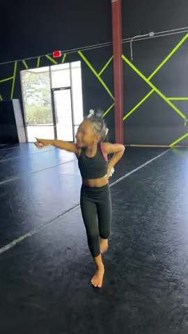 Bow Bow Bow😍🔥🔥🔥#princezzparis #chocolatedroppp #viral #trending #dancingqueen #bestduo #bestdaughterever 