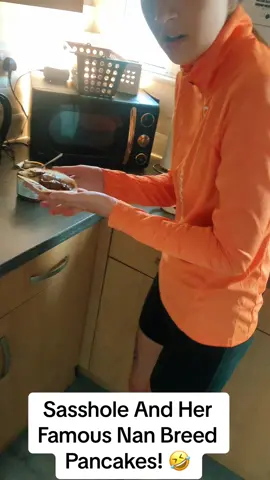 Nan Breeds With Nutella! Who knew 🤣🙌🏼 this girl never ever fails too make me laugh and smile! ❤️ #mygirl #mylife #pancakes #nanbread #toofunny #fyp #fypage #foryoupage 