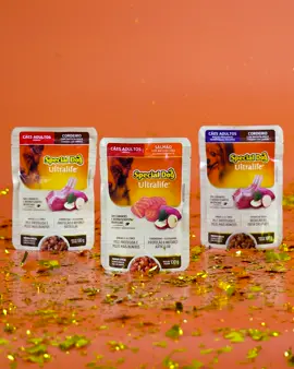 Chegaram os novos sabores dos sachês Special Dog Ultralife!​ Cordeiro com Batata-doce e Salmão com Batata-doce. 🤤