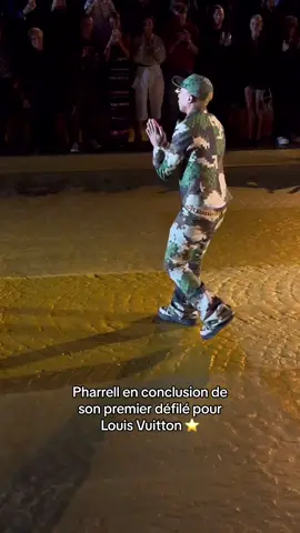 Pharrell a fait ses débuts chez Louis Vuitton #pharrellwilliams #pharrell #louisvuitton #pfw #paris #fashion #mode #parisfashionweek #fashiontiktok #fyp #pourtoi 