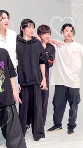 めめあべのイチャイチャ可愛い🥺最近めめあべなかったから嬉しいな(><)#SnowMan #阿部亮平 #目黒蓮 #めめあべ #ジャニヲタさんと繋がりたい #スノ担と繋がりたい 