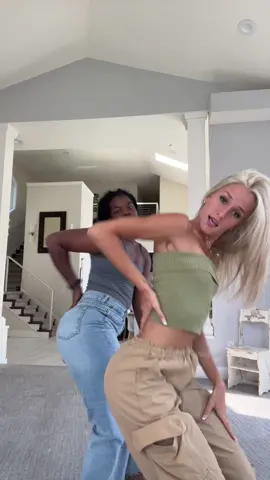 we got into the dance @Vida Joelle Peterson 🌊 #foryou #dance #bestie #fyp 