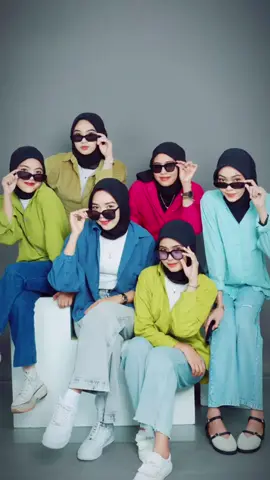 💛💙🤍❤️💛#CapCut #foto #fotostudio #fotostudiostory #fotostudioideas #photography #OOTD #ootdhijab #ootdfashion #ootdhijabstyle #ootdcewekue #warnawarni #kemejawarnawarni #farmasi  #farmasistudent #mahasiswafarmasi #pharmacy #mahasiswa #mahsiswasemesterakhir #selffoto #selffotostudio #fotobarengbestie #fyp #fypシ #fypage #fypシ゚viral #fypdongggggggg #xyzbca #jj #jedagjedug #masukberanda 