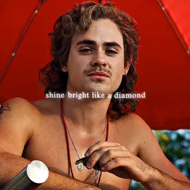 Shine bright like a diamond #strangerthings #strangerthings4 #eleven #maxmayfield #eddiemunson 