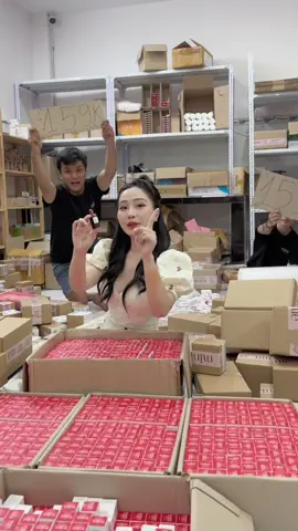 Hôm nay em ý lại chiếm sóng #miniecosmetics #skincare #redpeel #redpeeltingleserum #sonatural #peelda #peeldasinhhọc #peeldatainha #xuhuong 