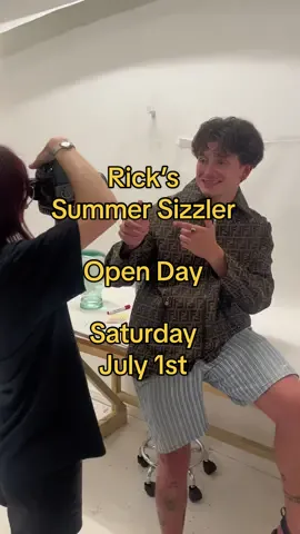 When Phillip Schofield turned up at our warehouse. Come down to Rick’s Summer Sizzler this Saturday July 1st for plenty of vintage clothing and more. Full deets in bio #vintagefashion #phillipschofield  #thismorning #goodmorningbritain #fyp