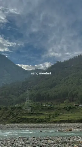 gak ada bosennya denger ini #putriariani #mimpi #galaubrutal #foryou #lyrics #fyp 