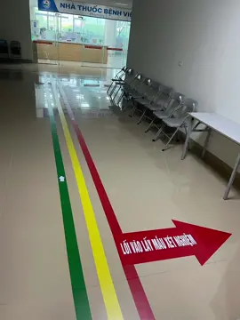 Dán hướng dẫn người bệnh tại khoa khám bệnh - Bệnh viện đa khoa tỉnh Vĩnh Phúc