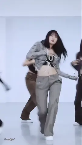 Free fancam Momo dance pratice moonlight sunrise! #claysendoclay #fancam #momo #kpop #twice 