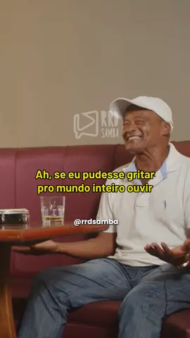 Zé Roberto canta 