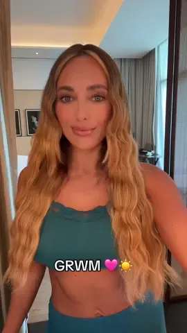 Get ready with me for a day at Sal 🩷☀️ #grwm #wavyhairtutorial #fyp #makeup 