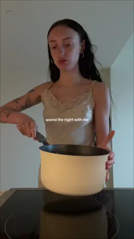 nights like these >>> 🧖🏻‍♀️ #bloompartner @Bloom Nutrition 🍃