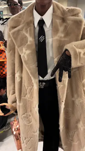 Inside LV’s backstage  #fashionweek #louisvuitton #lvss24 #pharrellwilliams #backstage 