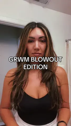 And shes ready for a fashion show 🫶🏼 #blowout #blowoutroutine #blowoututorial #blowoutcurls #blowoututorial #hairwashday #sharkflexstyle #sharkflex #sharkflexstyler #fashionshow #grwmhairedition 