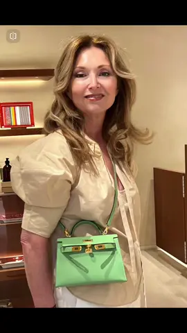 Mom goal🖤🖤🖤 #foryoupage #foryou #fy #fypシ #fypシ゚viral #mom #MomsofTikTok #momlife #hermes #birkinbag #birkin #kellybag #kelly #pov #paris #Lifestyle #richcheck #champagne #special #invitation #vip #constancebag #hermesbag @Dalila_a_its_me 