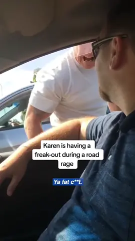 Karen is having a freak-out during a road rage  #karensgoingwild #karensoftiktok #karenfreakouts #viral #trending #foryourpage #fyp 