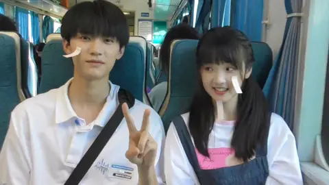 Awwww nhìn là biết bạn học Tô umee Nhượng Nhượng cỡ nàooo gùiii🥺🩷✨✨ #khianhchayvephiaem #thanhxuanvuontruong #xuhuong #xh #totaitai #truonglucnhuong #truongmieudi #chuducnhien #fypシ #ngontinh #phhuongahn 