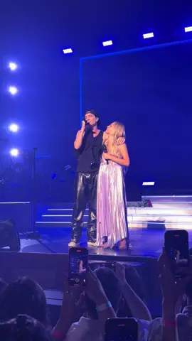 so cute #kelseaballerini #paulklein ##heartfirsttour #iquitdrinkinglany 