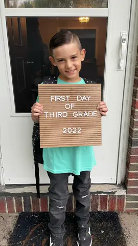 how time flies 🥹 #lastdayofschool #schoolsout #schoolsoutforsummer #MomsofTikTok #momsontiktok #kidsgrowuptofast #oldestchild #growingup #timeflies #timeisathief #momofboys #boymom #boymomsoftiktok #momlife 