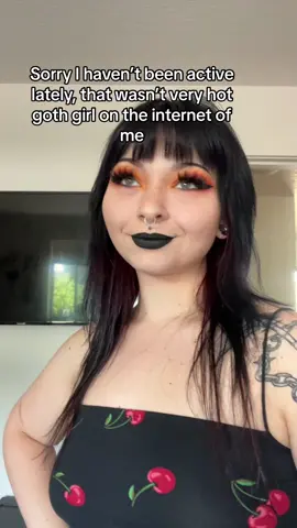 I had no clue how else to caption this but ive been busy with vacation and moving and my upcoming trip its a lot #fyp #gothgirl 