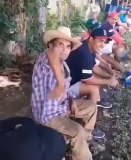 La matraca traca ta🎵🎶🎵🎶 #lol #lol #prank #funny #meme #followme #followers➕ #viralvideo #viral #like #Love #tik_tok #tiktokchallenge #reels #memes #pareja #video #mexico 