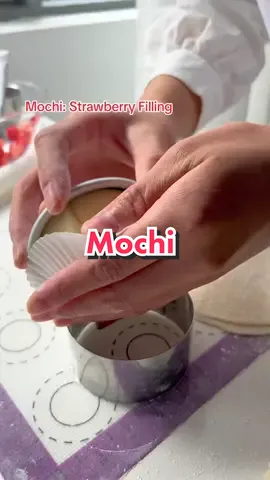 Mochi: Strawberry Filling. Recipe linked in my bio. #mochi #strawberrymochi #mochis #Recipe #fyp #viralvideo #viraltiktok #dessert 