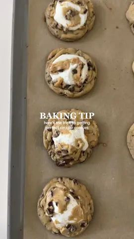 been seeing these smores cookies all over tiktok and had to try 🍪